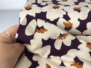 Sommer isoli - med skønne offwhite blomster på violet bund